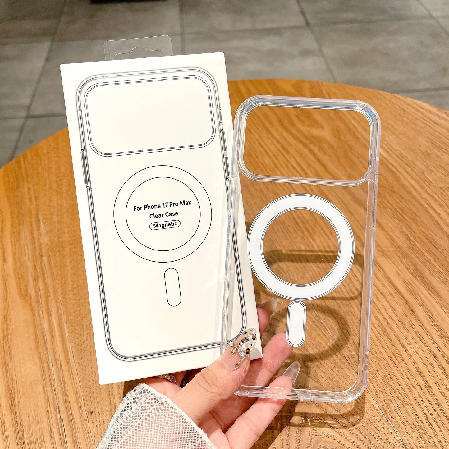 UltraClear MagSafe Case – iPhone 17